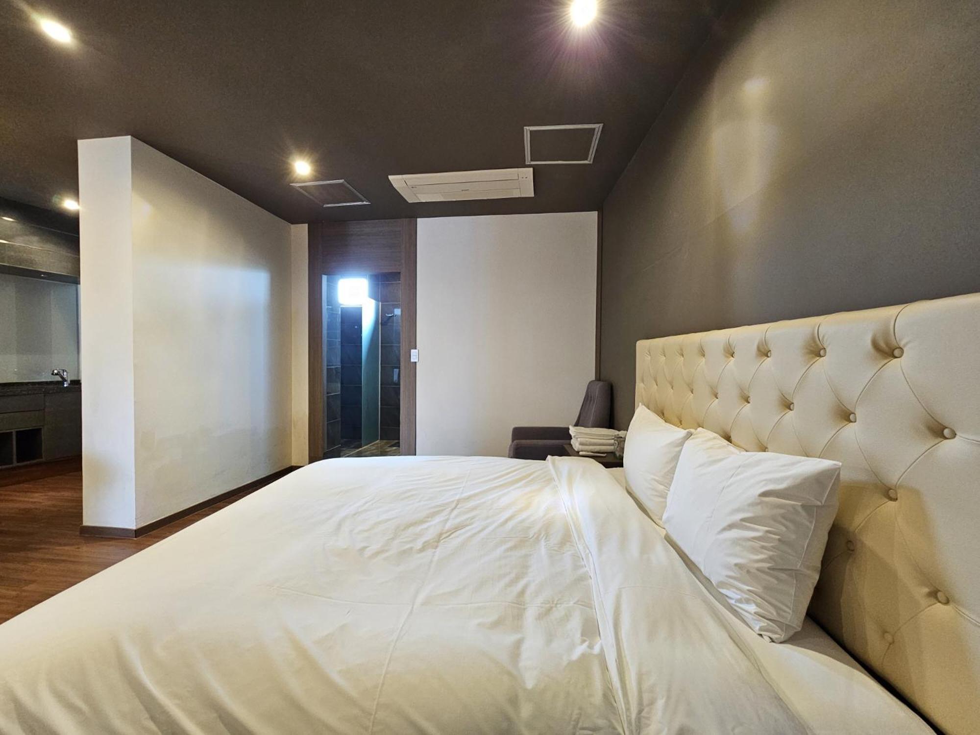 Jeju Hotel Scarboro Seogwipo Extérieur photo